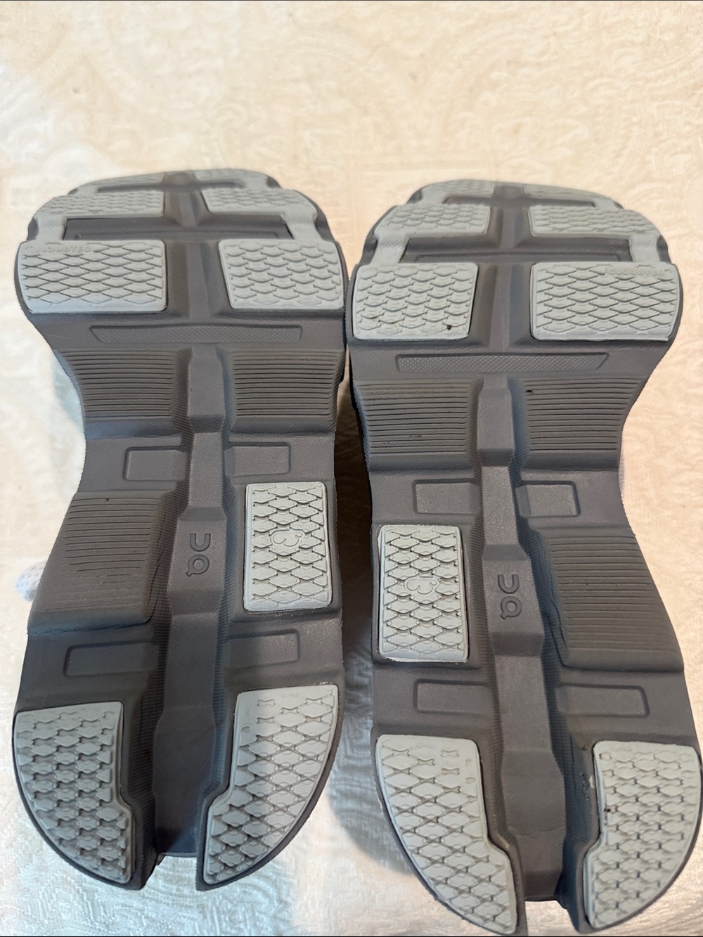 On Cloud Running Women’s Light Gray Lace-Up Sneakers - Picture 3 of 6